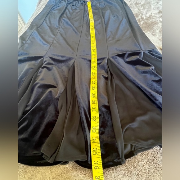 MSK womens size 16 Maxi Skirt Black Velour Pull On Flowy Modest elastic solid - Picture 8 of 9